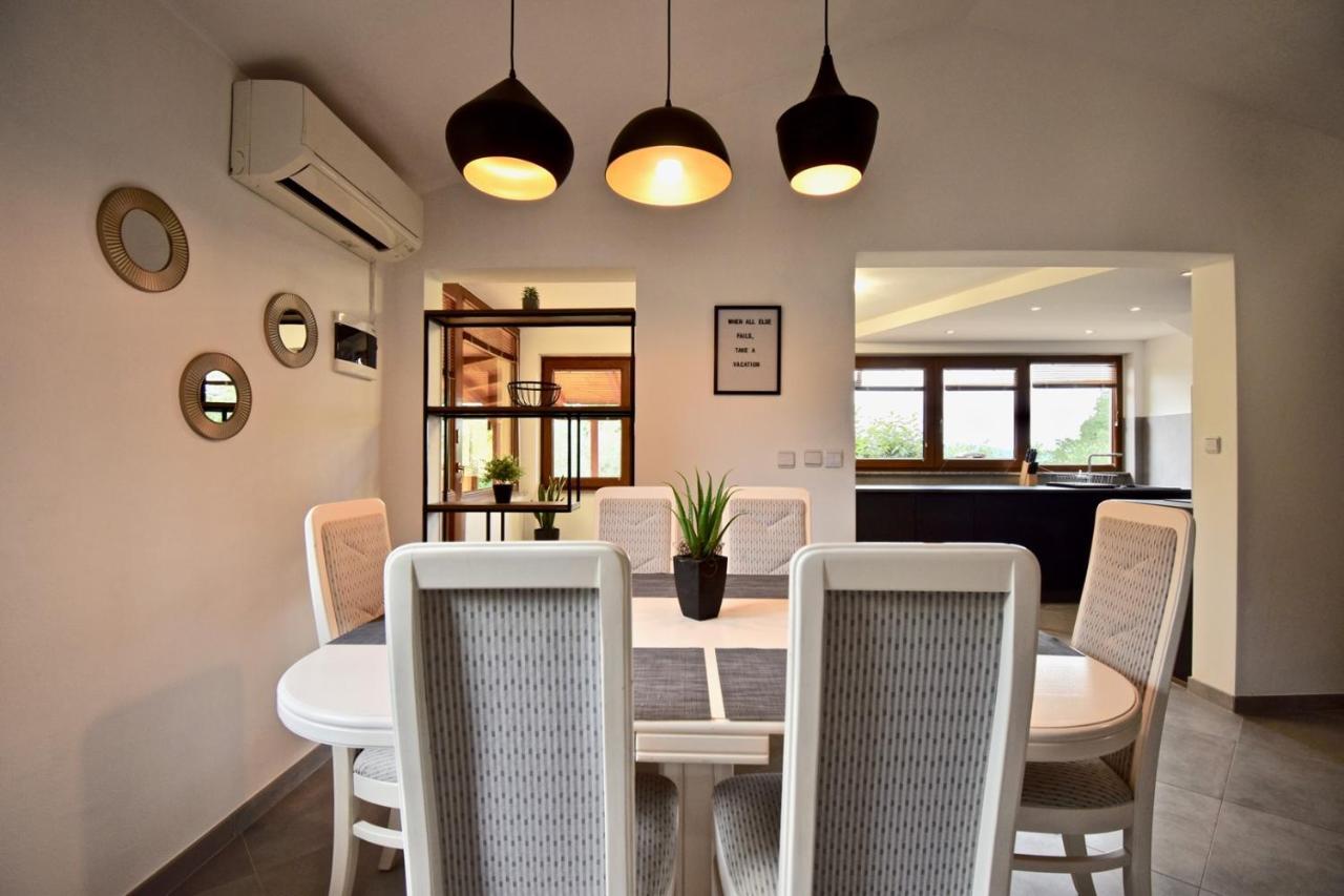 Relaxing Holiday House With Terrace Sea View Medulin Zewnętrze zdjęcie