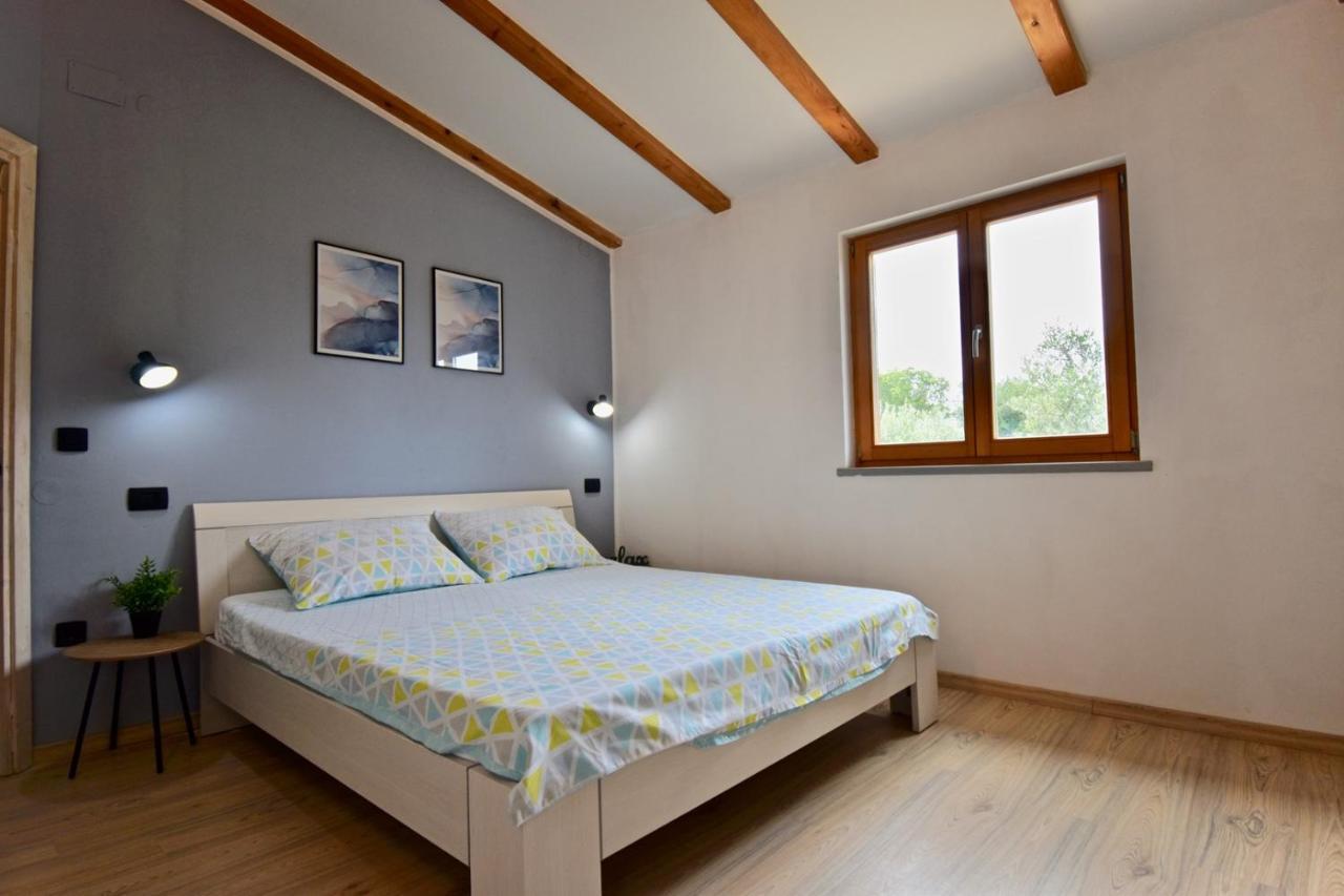Relaxing Holiday House With Terrace Sea View Medulin Zewnętrze zdjęcie
