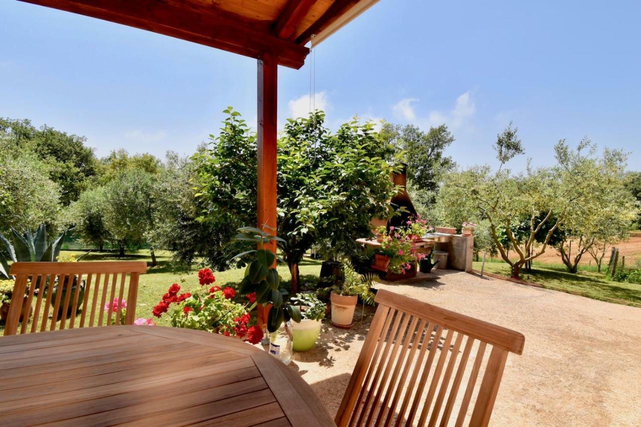 Relaxing Holiday House With Terrace Sea View Medulin Zewnętrze zdjęcie
