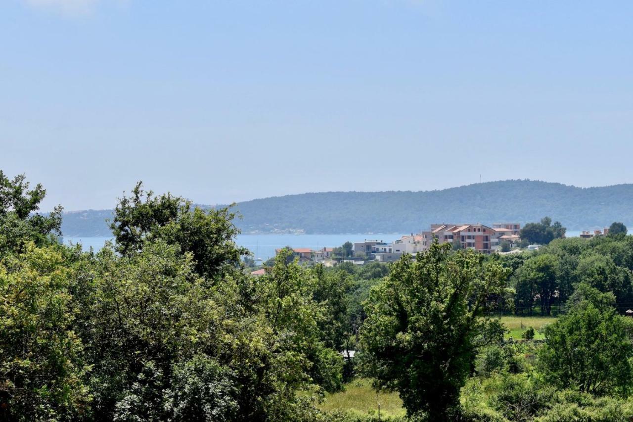 Relaxing Holiday House With Terrace Sea View Medulin Zewnętrze zdjęcie